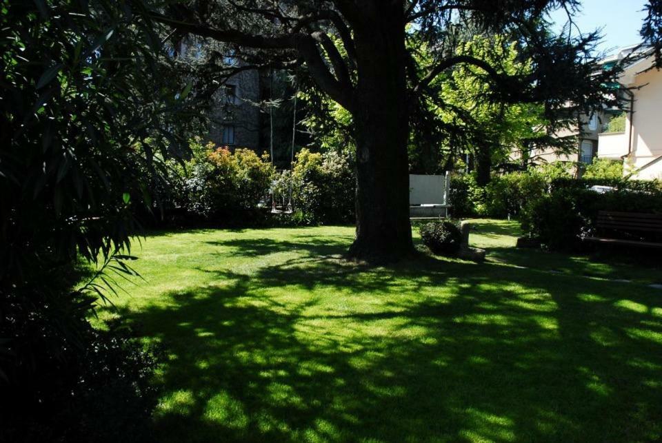 La Villa Del Cedro Monza Luaran gambar